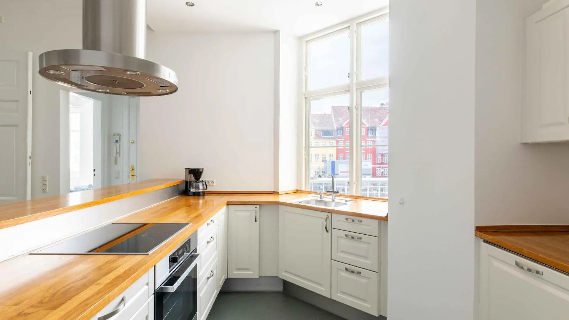 Chic Apartment In Vibrant Area By Copenhagen Canals