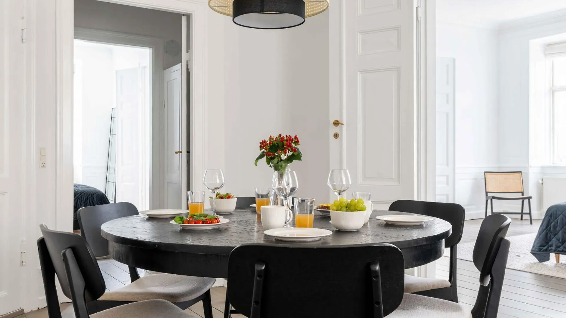 Chic Apartment In Vibrant Area By Copenhagen Canals